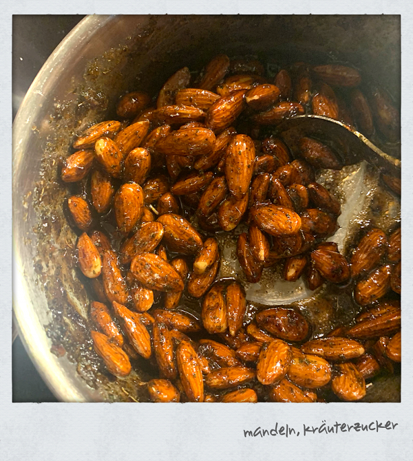 gebrannte Mandeln mit Kräuterzucker – Gartenstrawanzerin